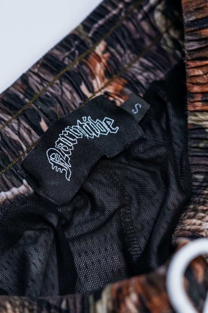 Signature Logo 5 inch inseam Shorts RealTree Camo, Tag Zoom In 